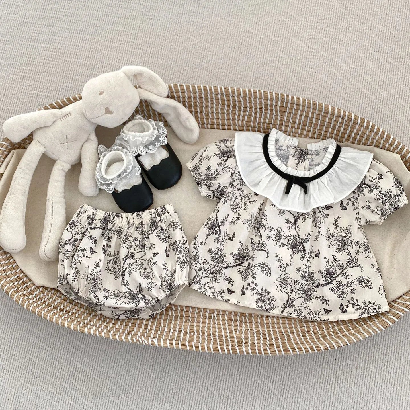 2 Pcs Black & White Princess