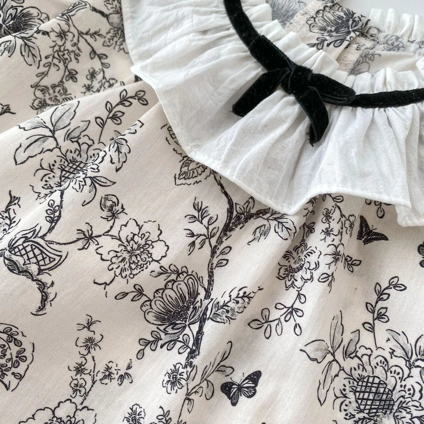 2 Pcs Black & White Princess